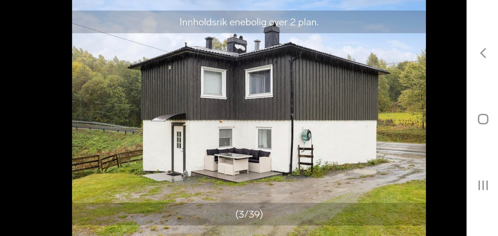 Inngang til leiligheten i hjørnet ved plattingen Galleribilde