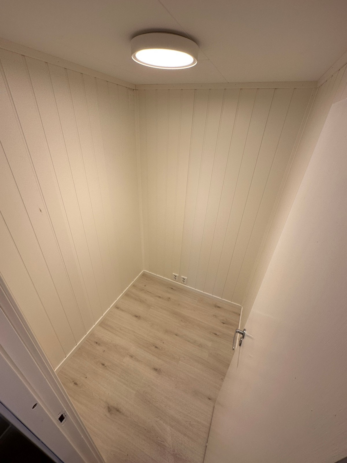 Rom med plass til kontor / garderobe Galleribilde