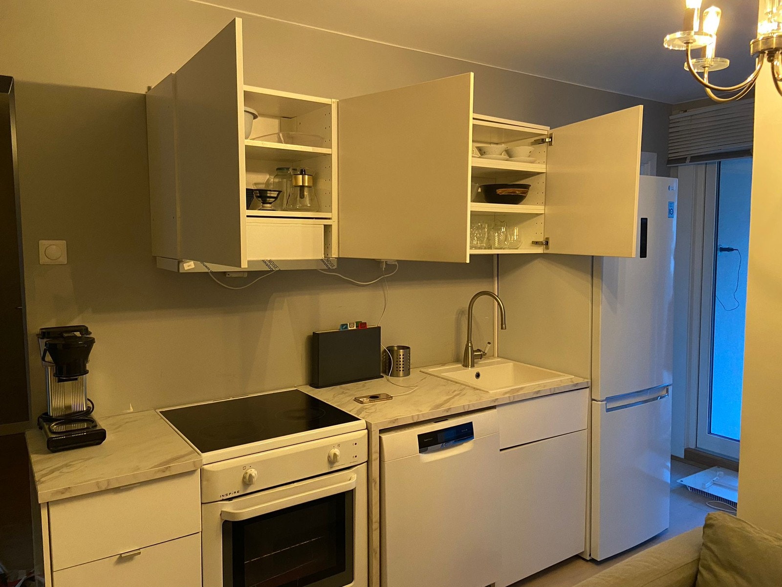 Kjøkken med full utstyr Galleribilde