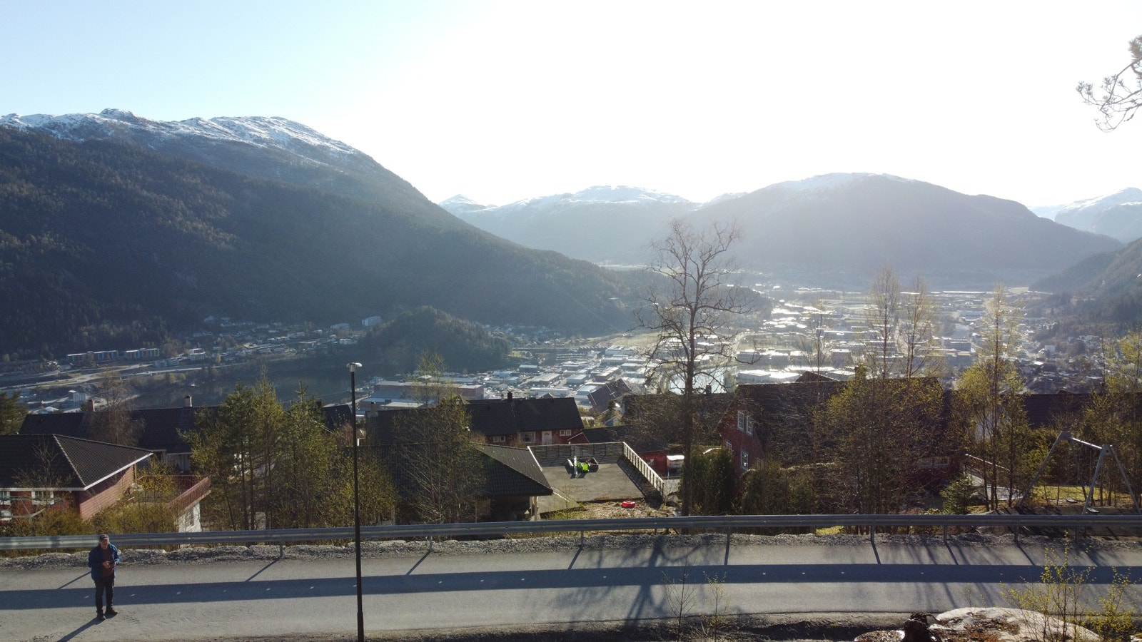 utsikt fra tomta ned mot Førde sentrum Galleribilde