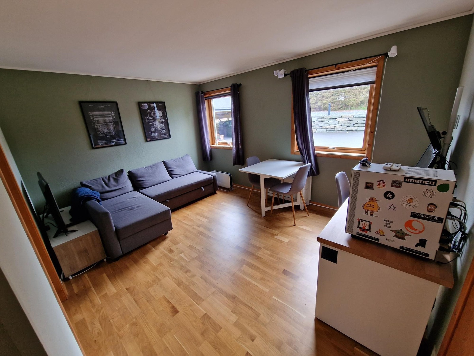 Stue. Skrivebord og TV følger ikke med Galleribilde