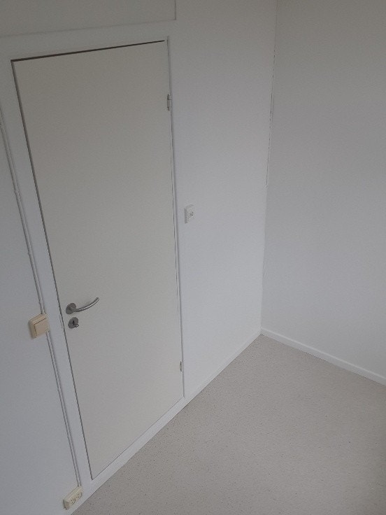 Lite sov/kontor/lager Galleribilde