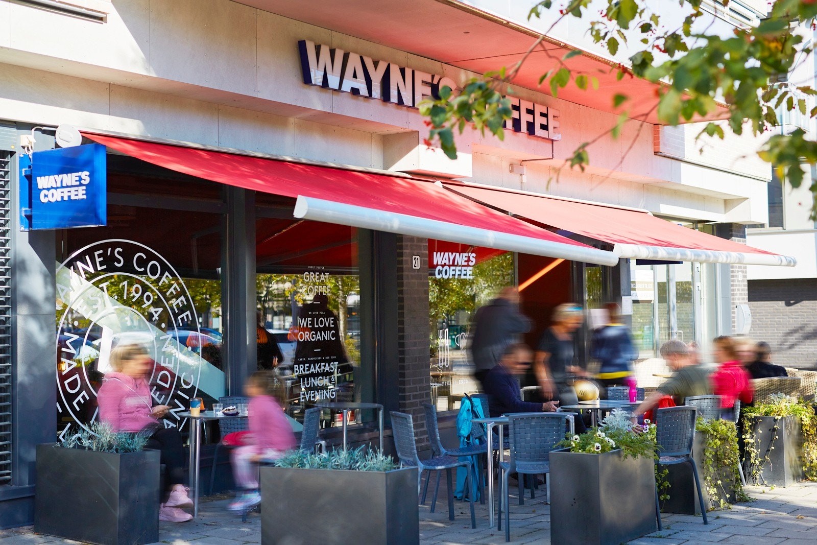 Trivelige Ås sentrum har flere hyggelige spisesteder og kaféer, kun 100 meter fra Fredheimkvartalet. Galleribilde