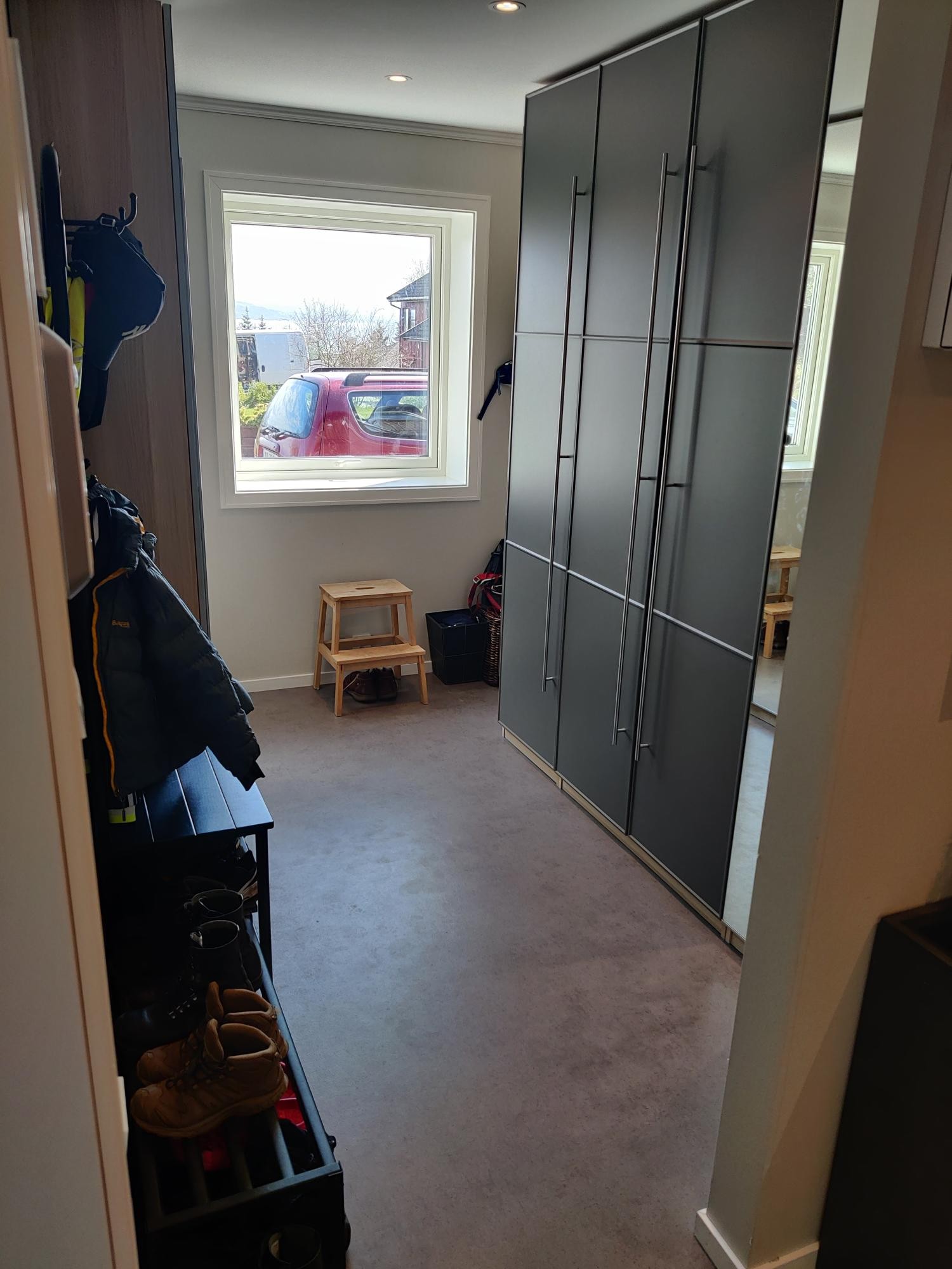 Garderobe Galleribilde