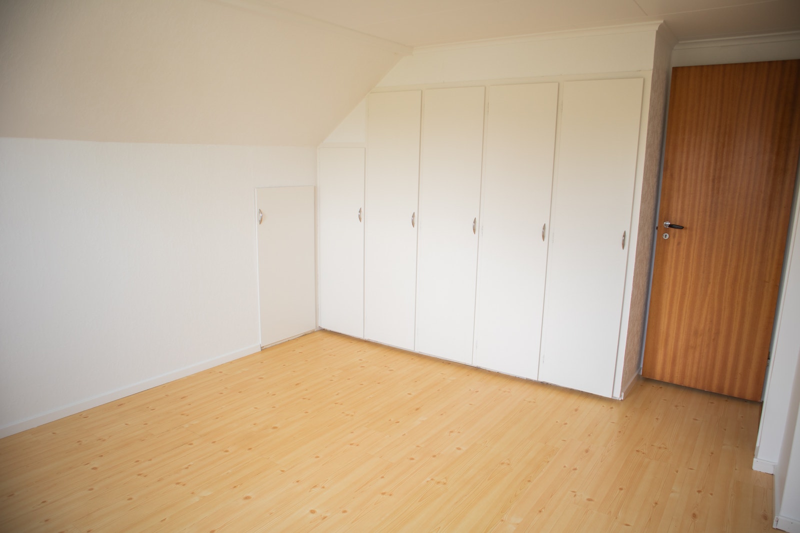 Soverom 2 oppe, altan, med skap Galleribilde