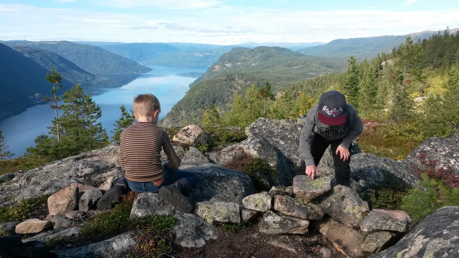 Utsiktspunkt i nærområdet: Lauvviknuten. Galleribilde