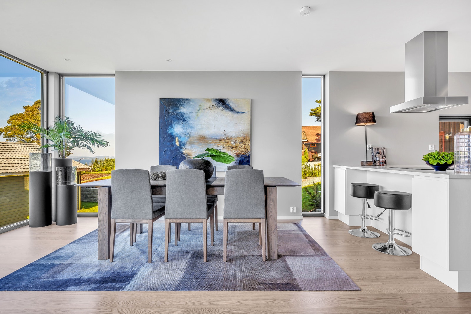 Spisestue med god plass, foto fra første byggetrinn. Galleribilde