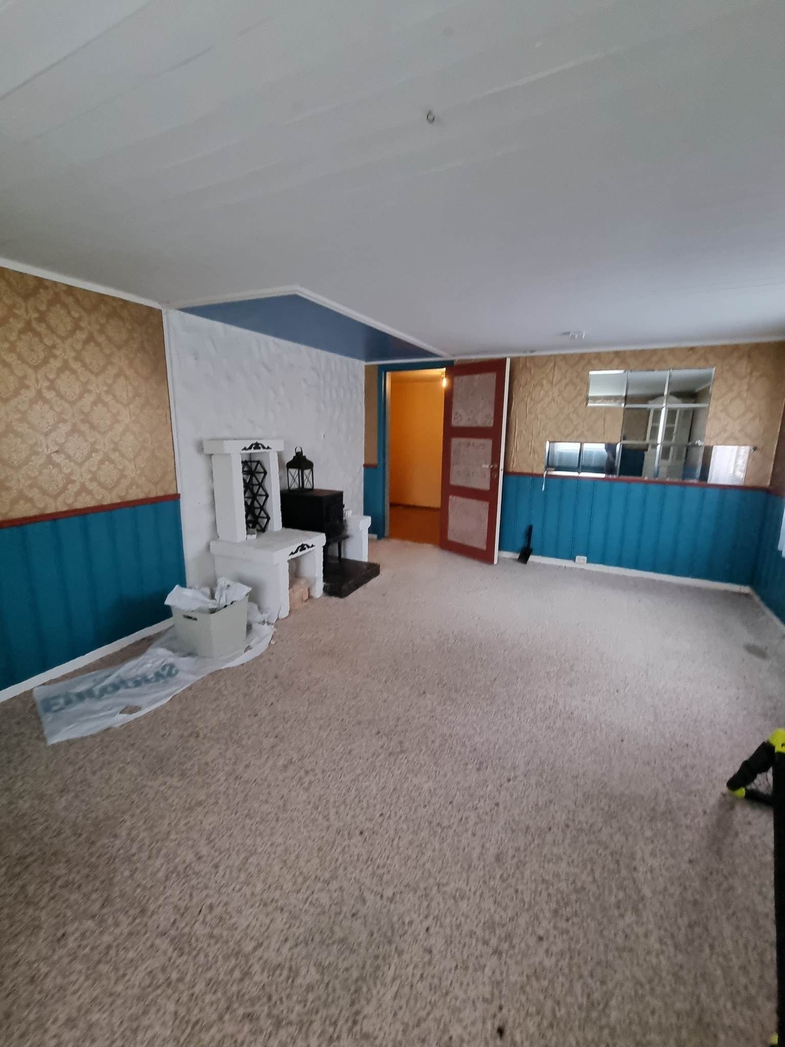 Et stor soverom I kjelleren Galleribilde