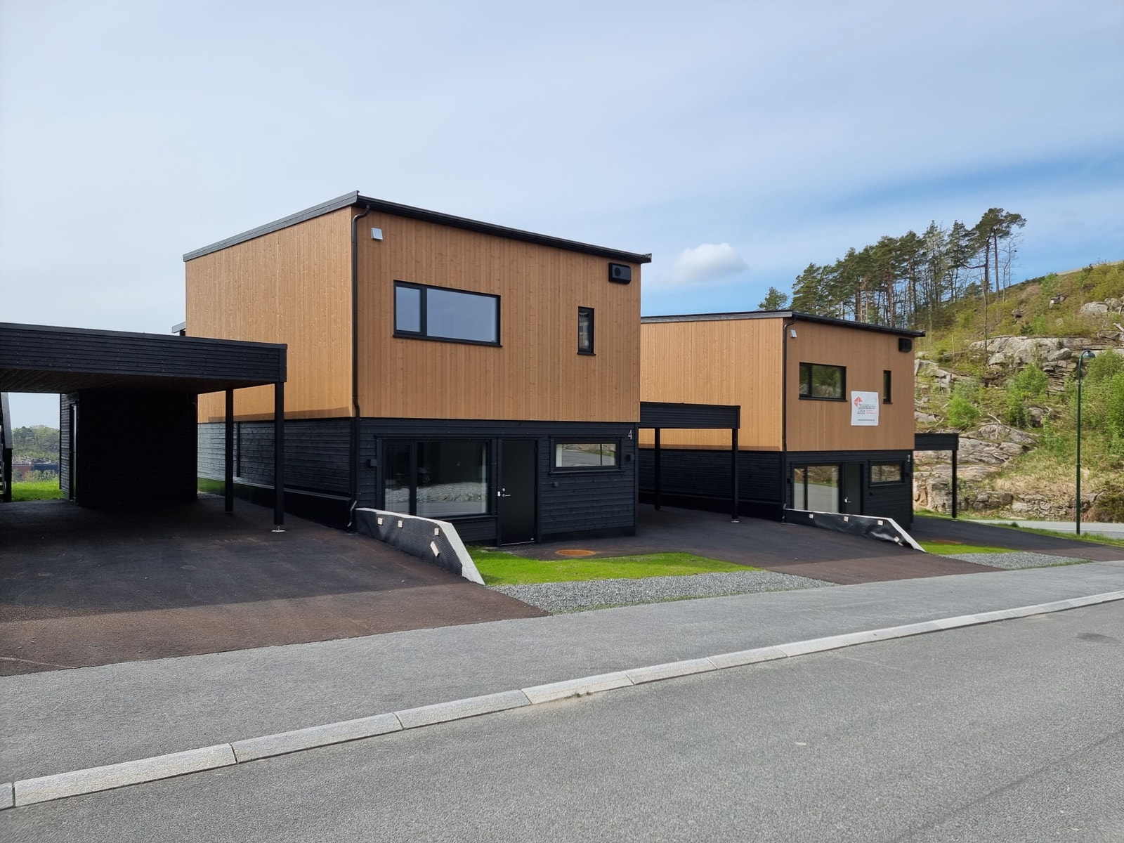 Fasade mot vei Galleribilde