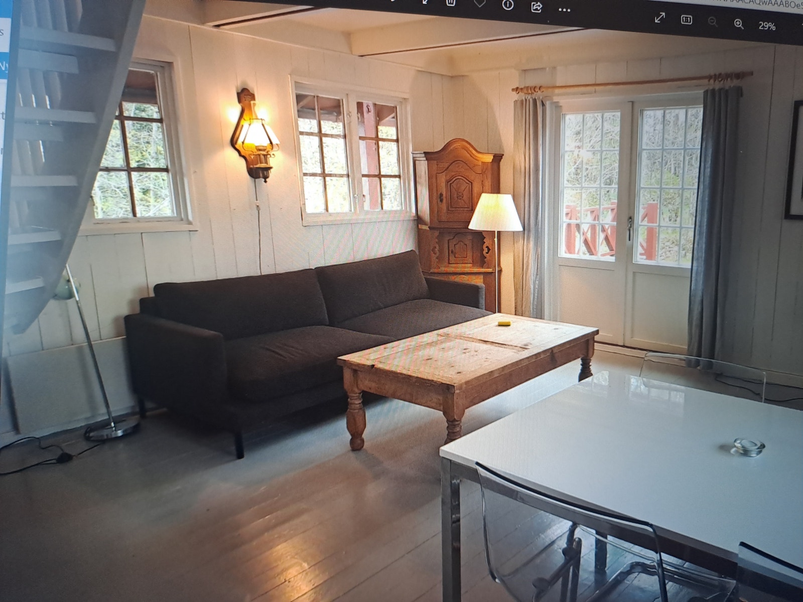 Anneks, stue med som mulig bruke sofa som seng Galleribilde