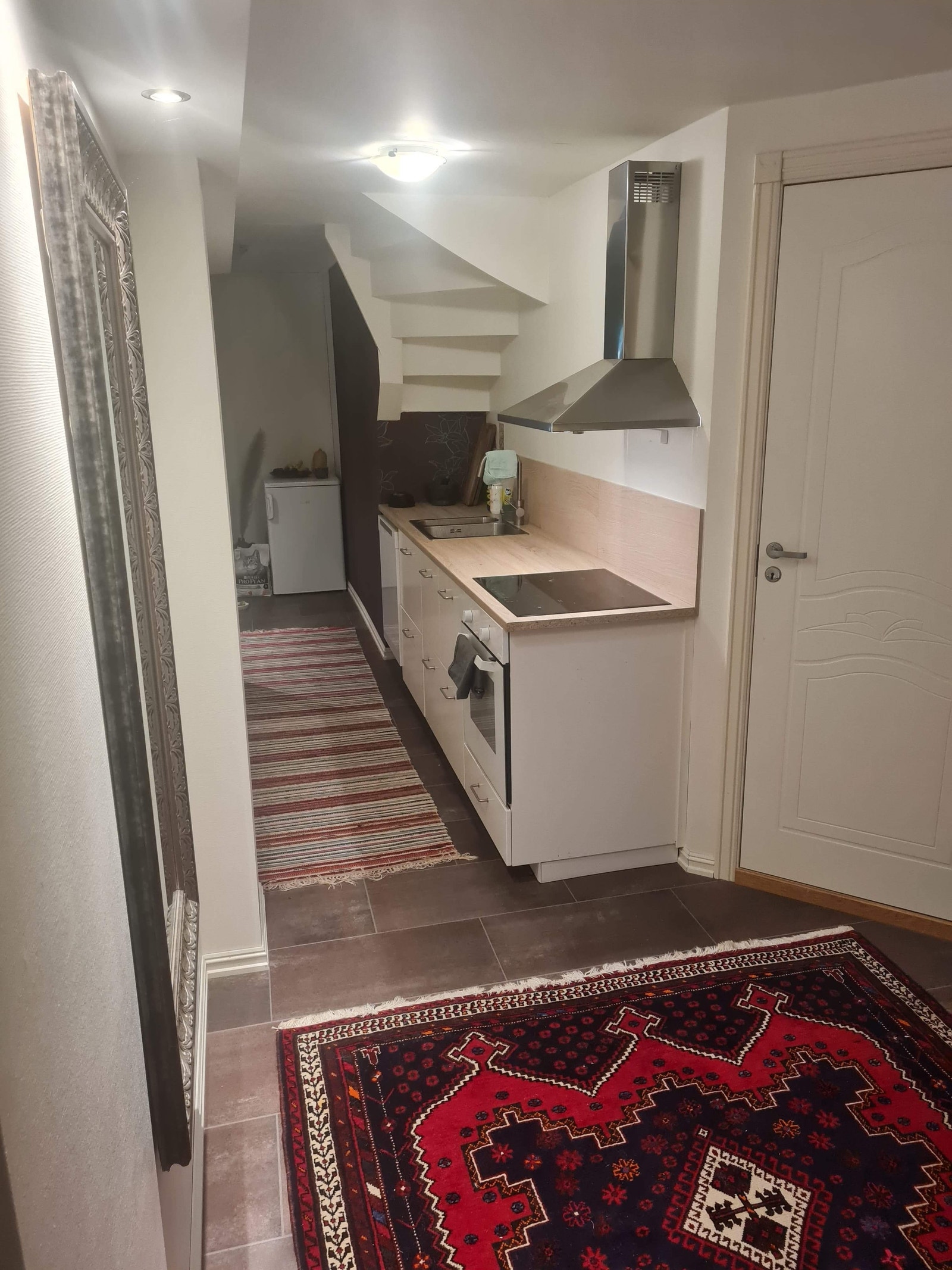 fra gang mot kjøkken Galleribilde