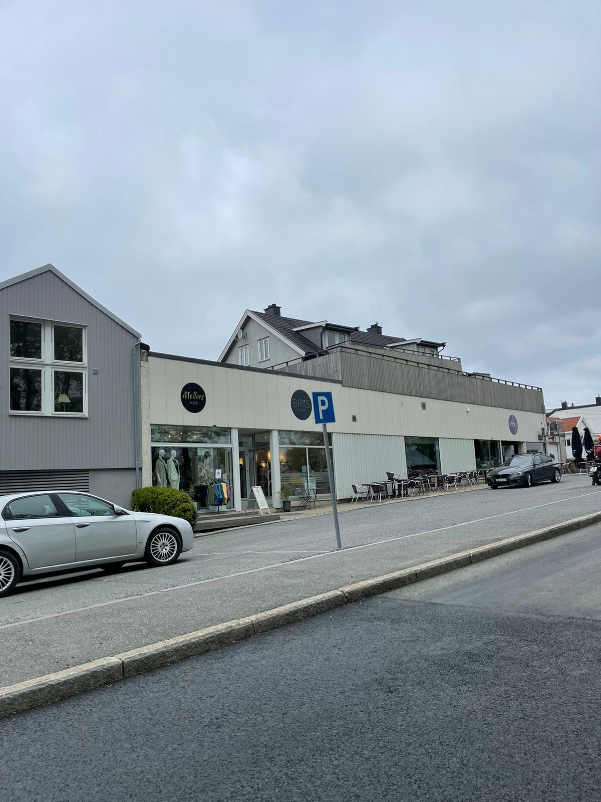 Leiligheten ligger i bygget bak Mors Cafe i kanalen Galleribilde