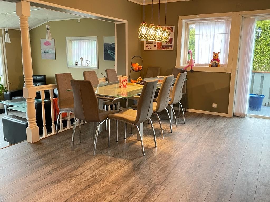 Spisestue med plass til langbord Galleribilde