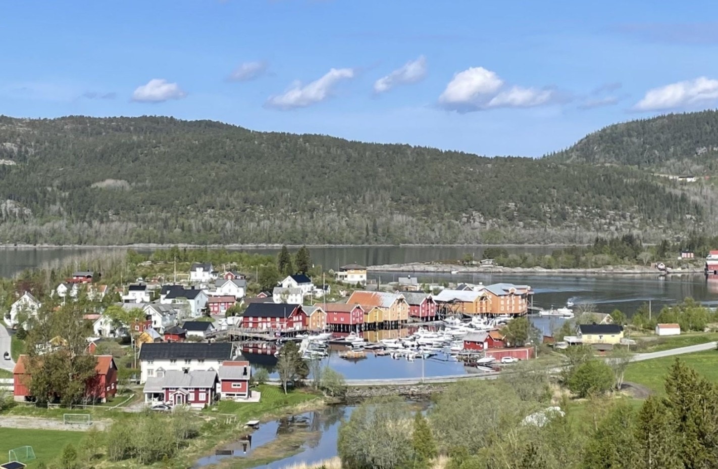 Råkvåg sentrum og havn Galleribilde