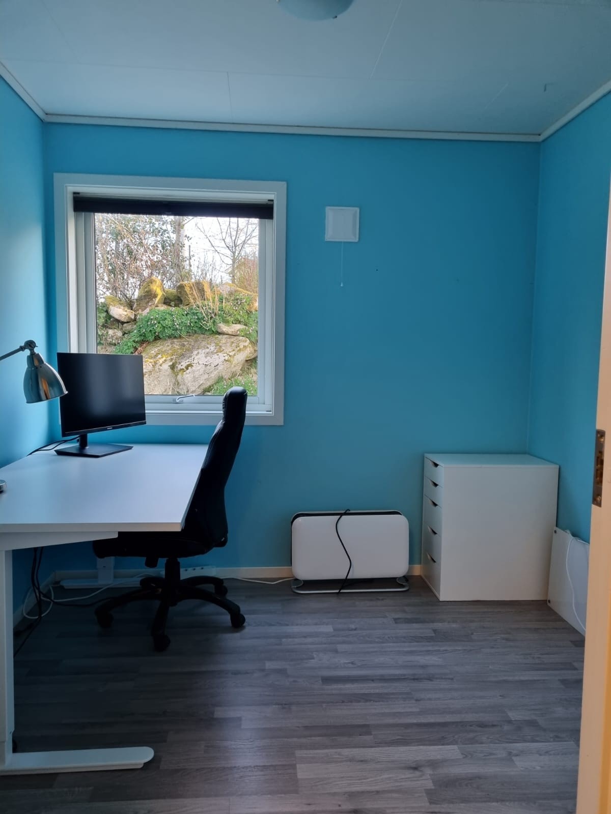 Kontor innredning i det ene soverommet. Kan gjøres om til soverom Galleribilde