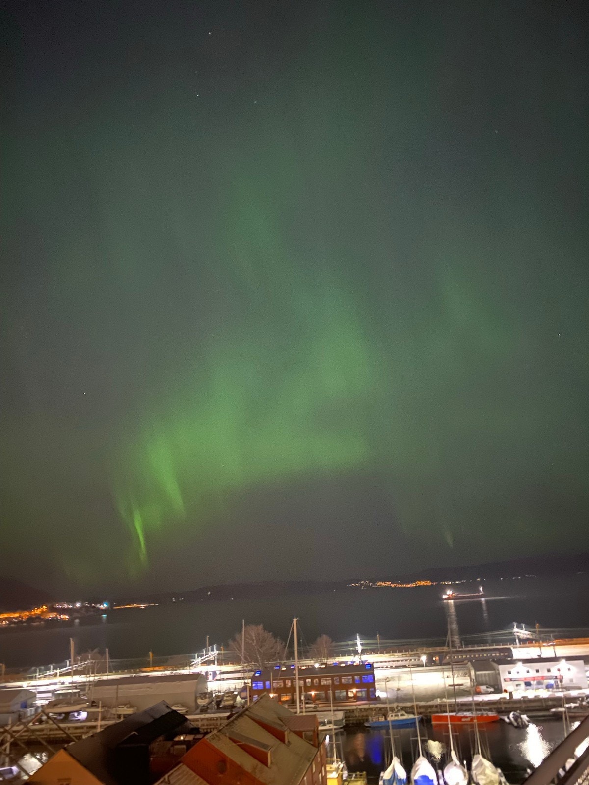 Fra takterassen kan man se Nordlys om man er heldig. Galleribilde
