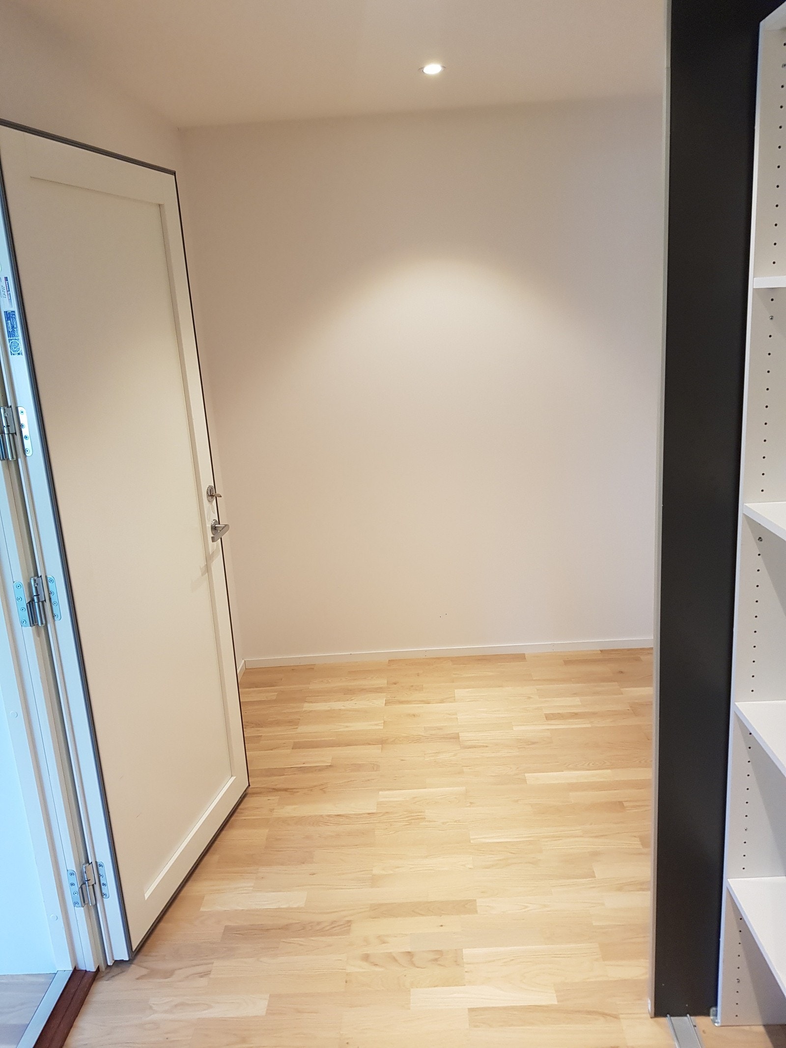 Oppevaringsrom med branndør. Galleribilde