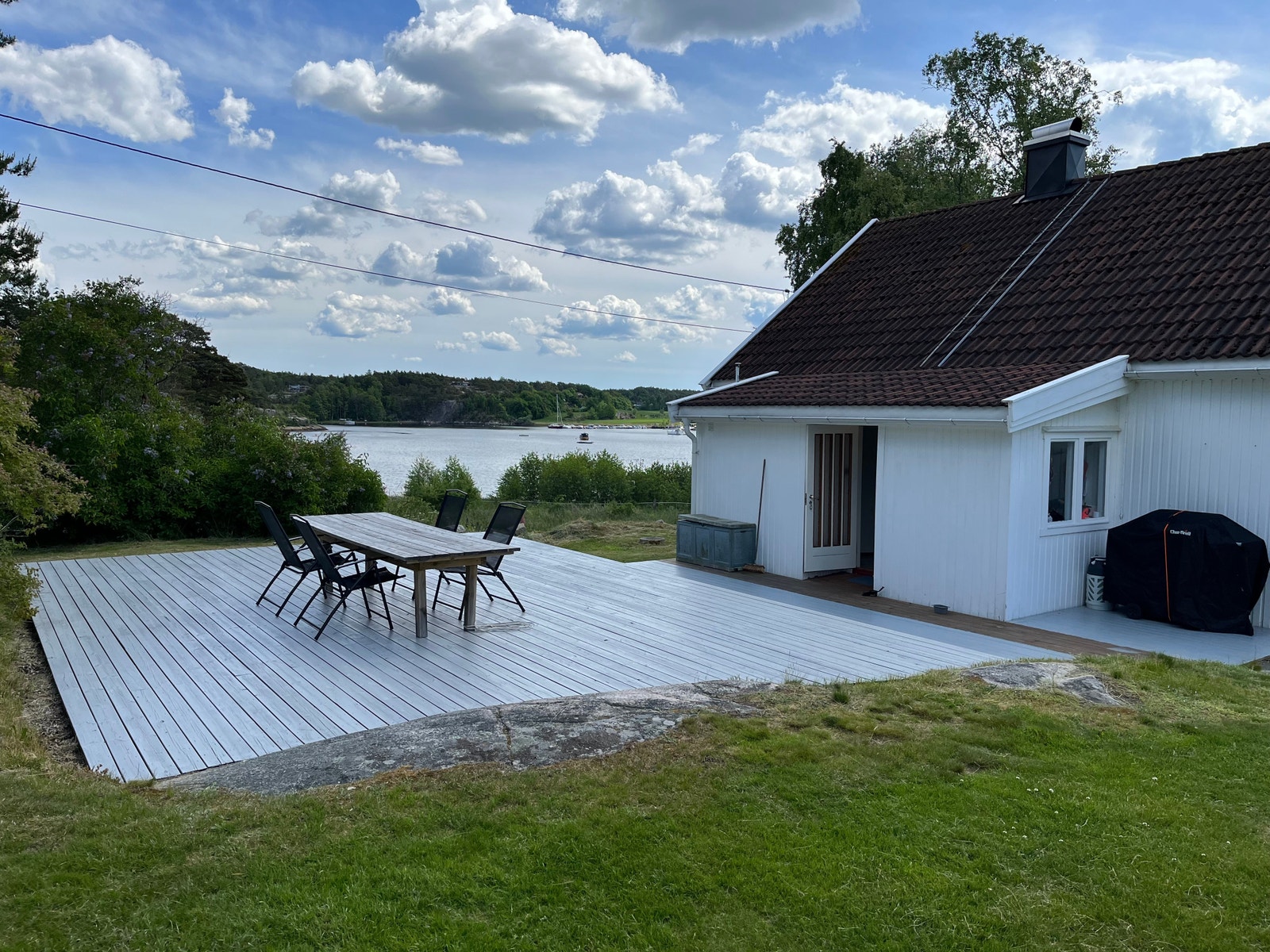 Stor platting med utsikt over kilen Galleribilde