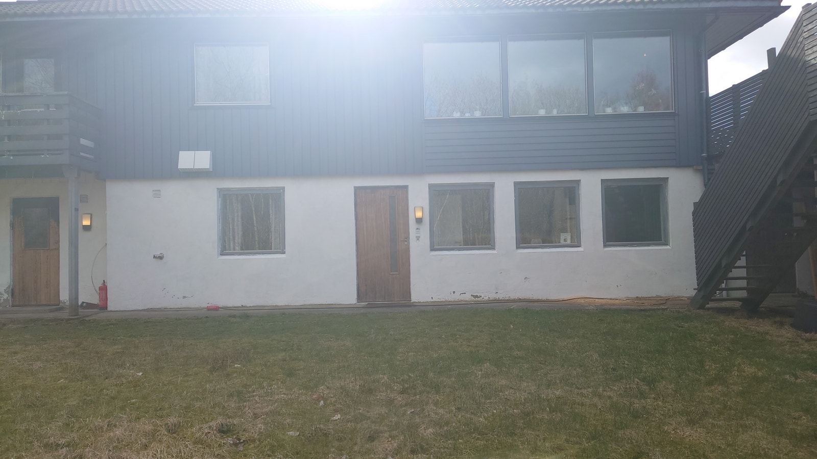 Ingangsparti, kjeller. Galleribilde