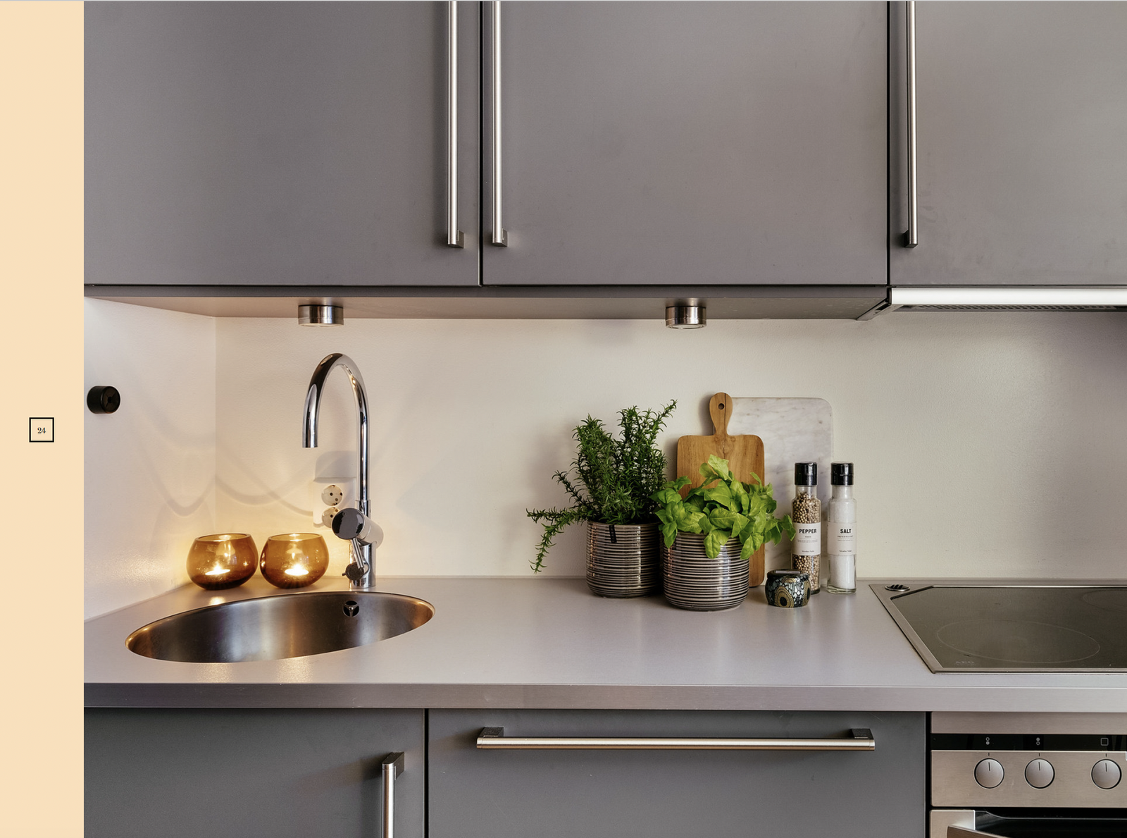 The kitchen has a large integrated oven and dishwasher. Galleribilde