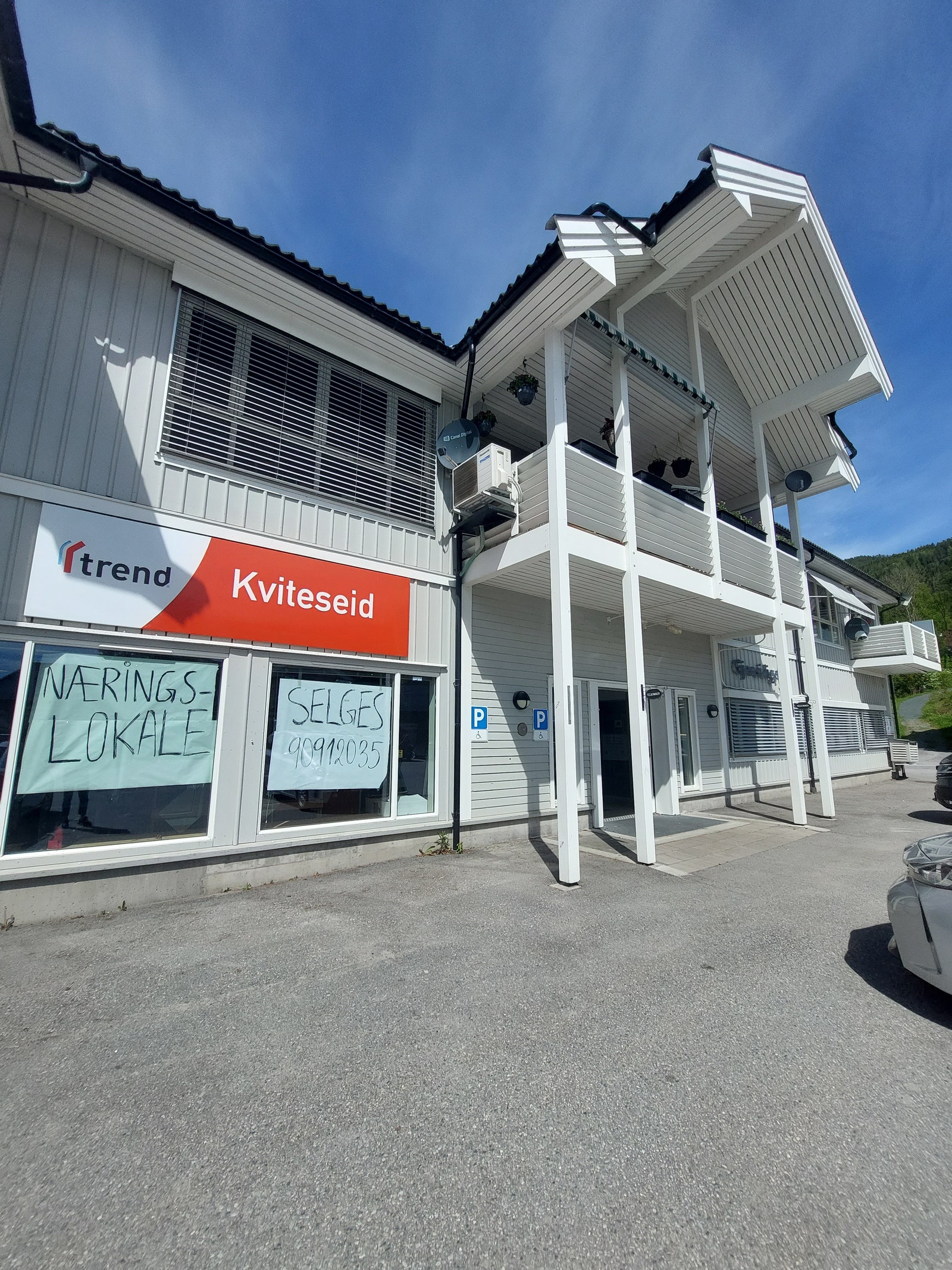 Framside av bygget Galleribilde