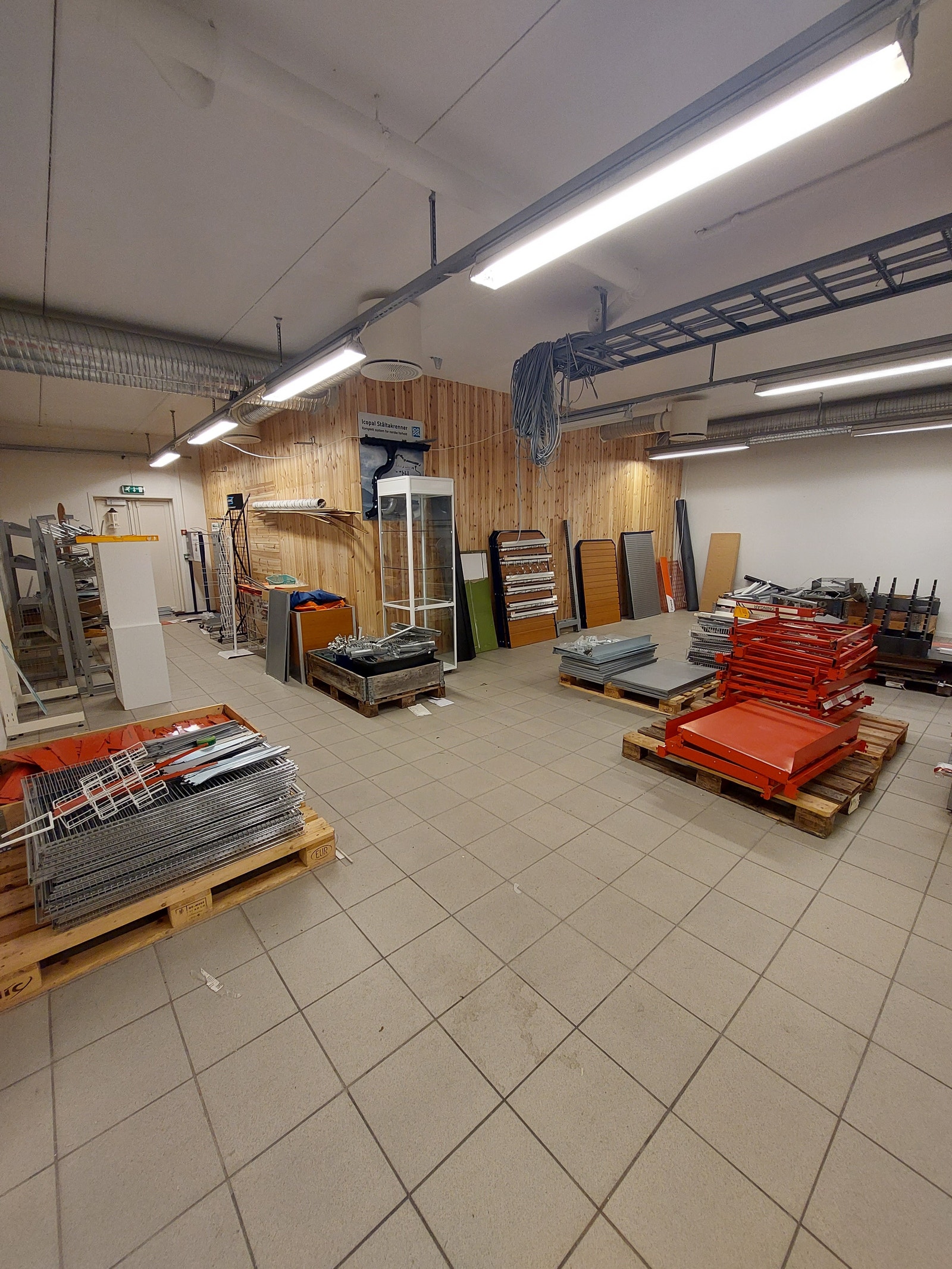Deler av butikken Galleribilde
