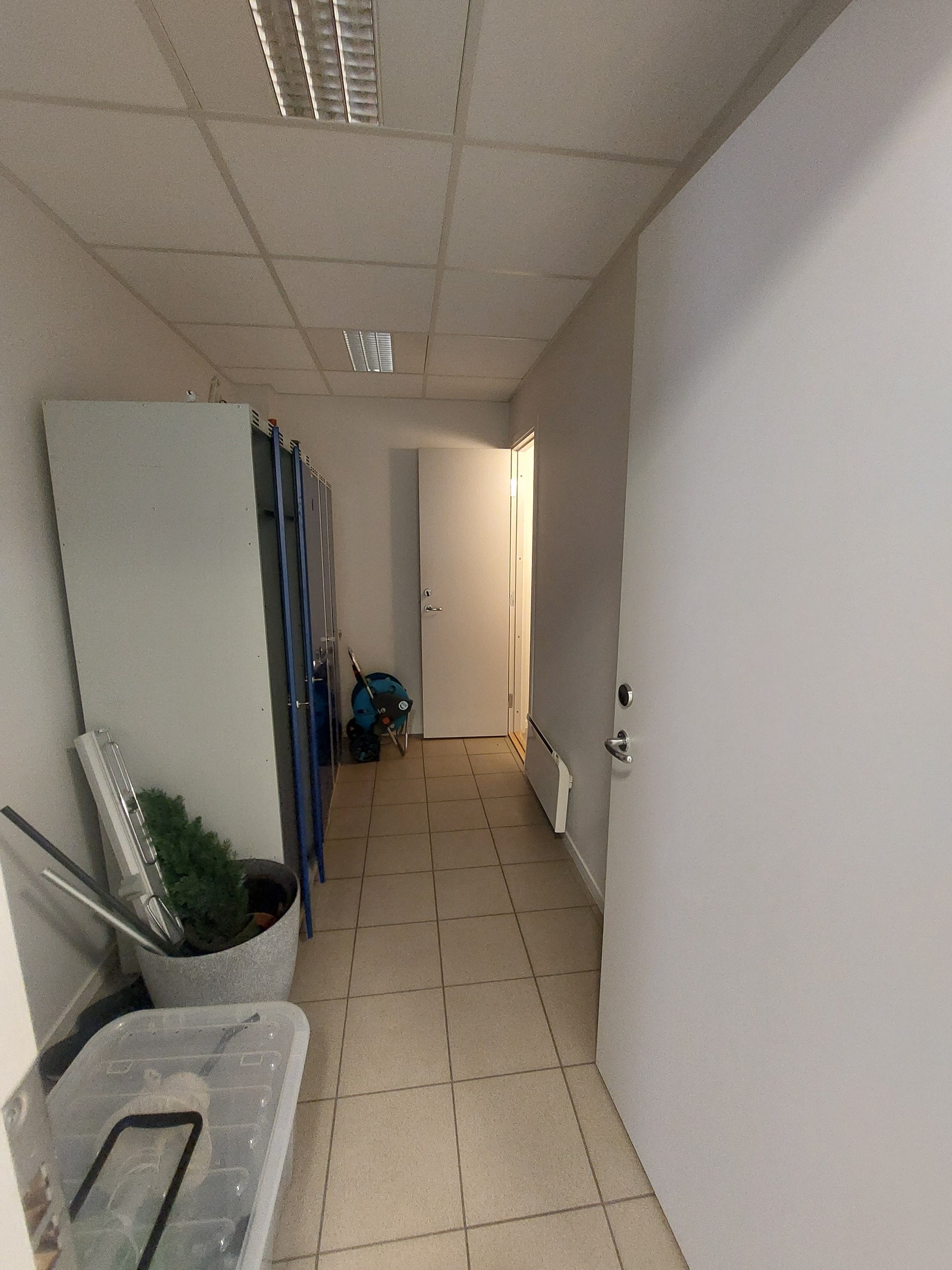 Garderobe Galleribilde