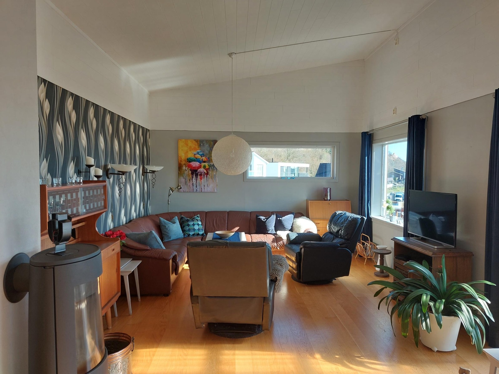 Stue mot sør. Galleribilde