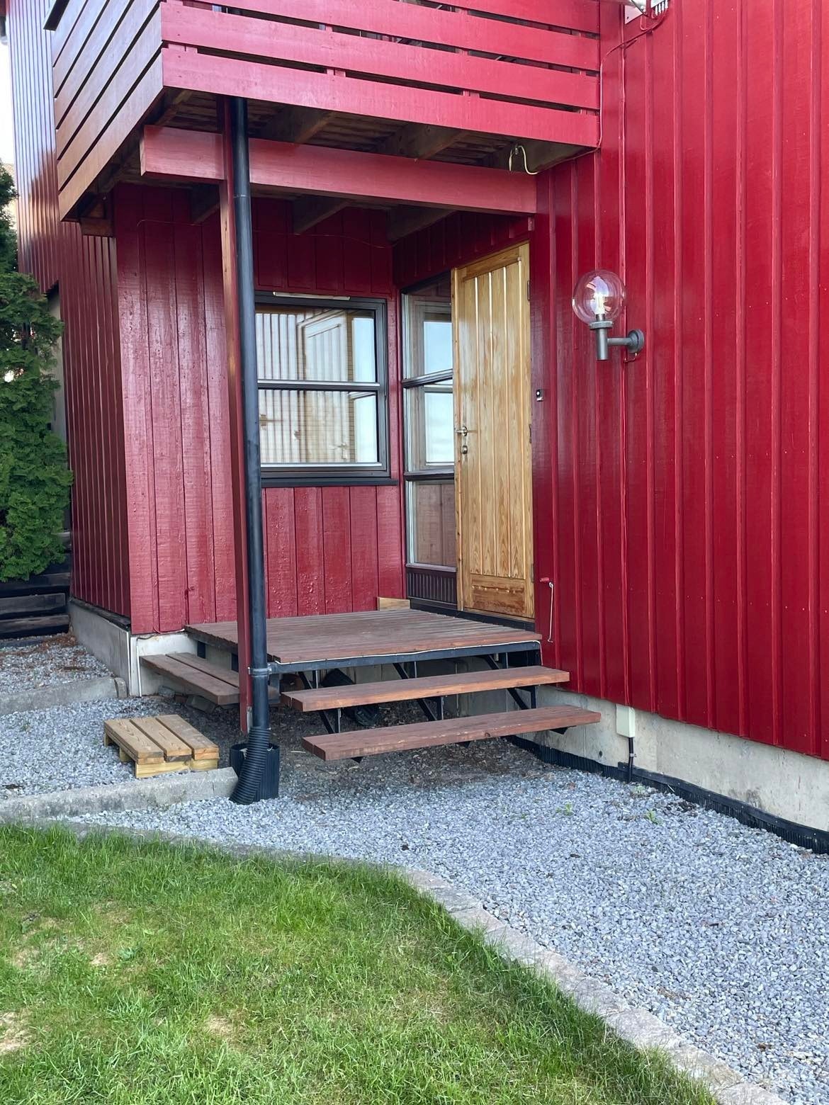 Egen inngang. Galleribilde