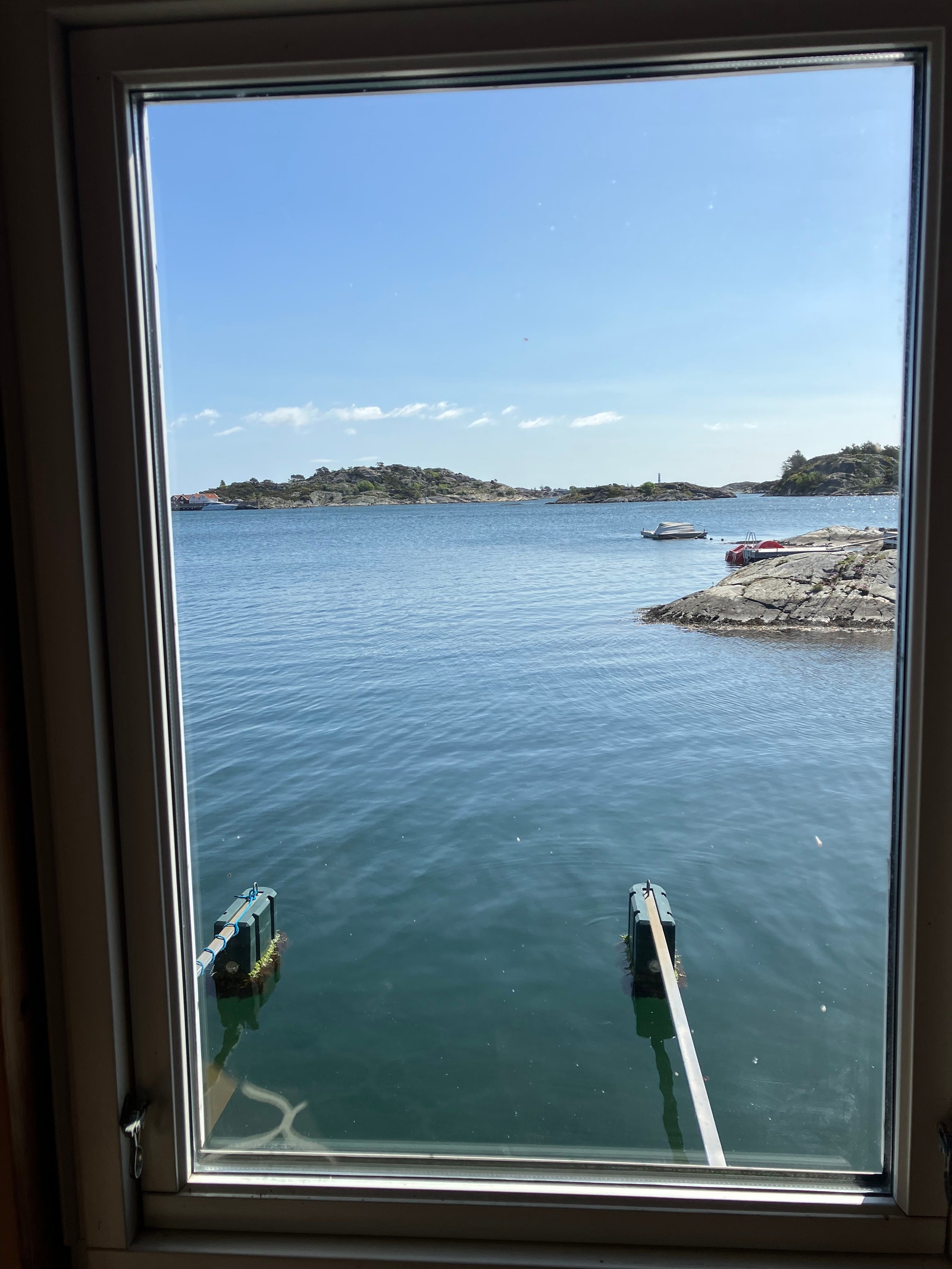 utsikt mot Oksøy fra sjøboden Galleribilde