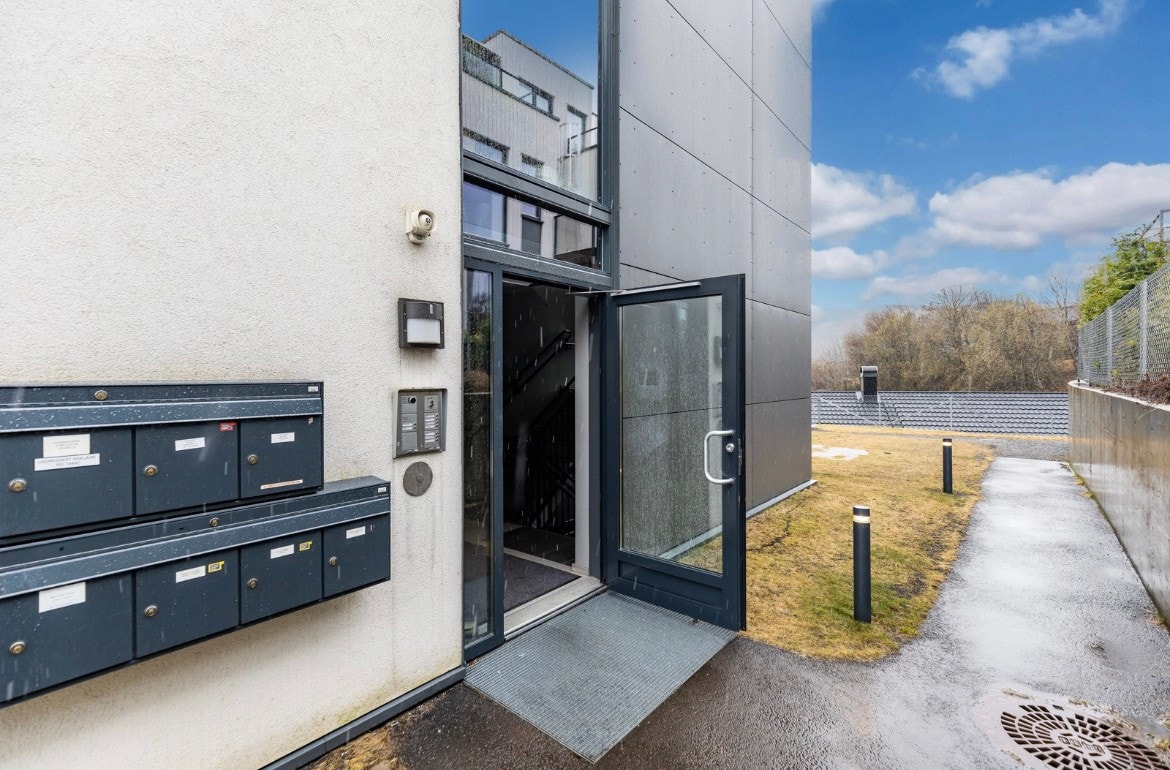 Inngangsparti. Galleribilde