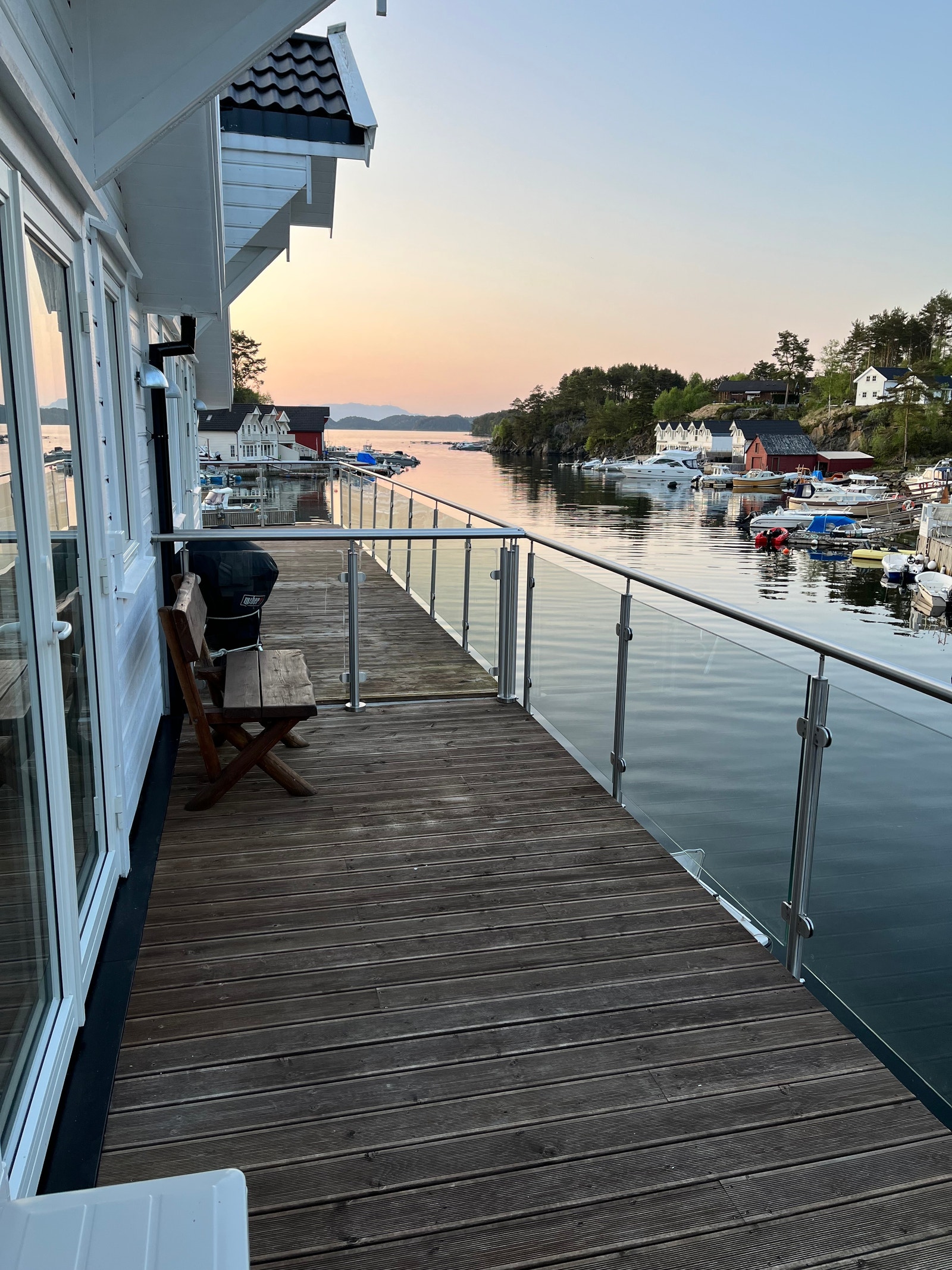 Terrasse med utsikt til Vestvik Vågen Galleribilde