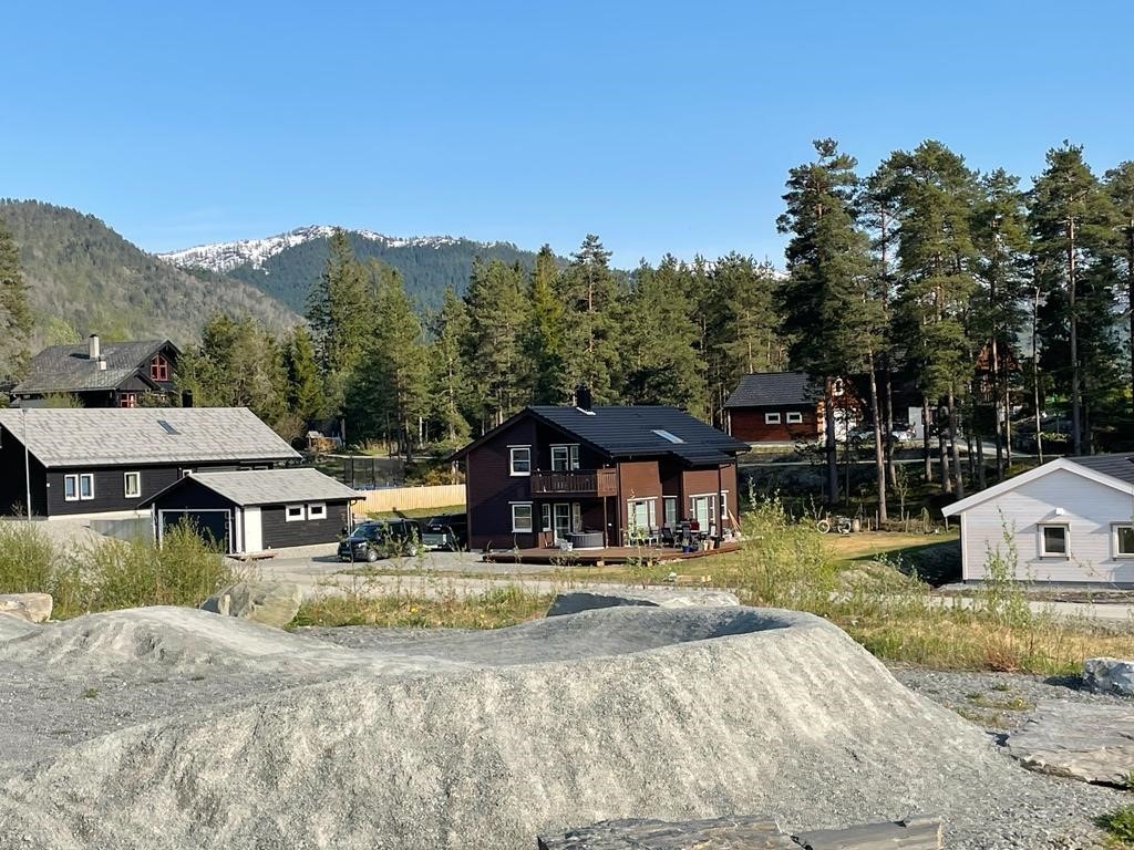 Koladiket- leikeplass med sykkelbane Galleribilde