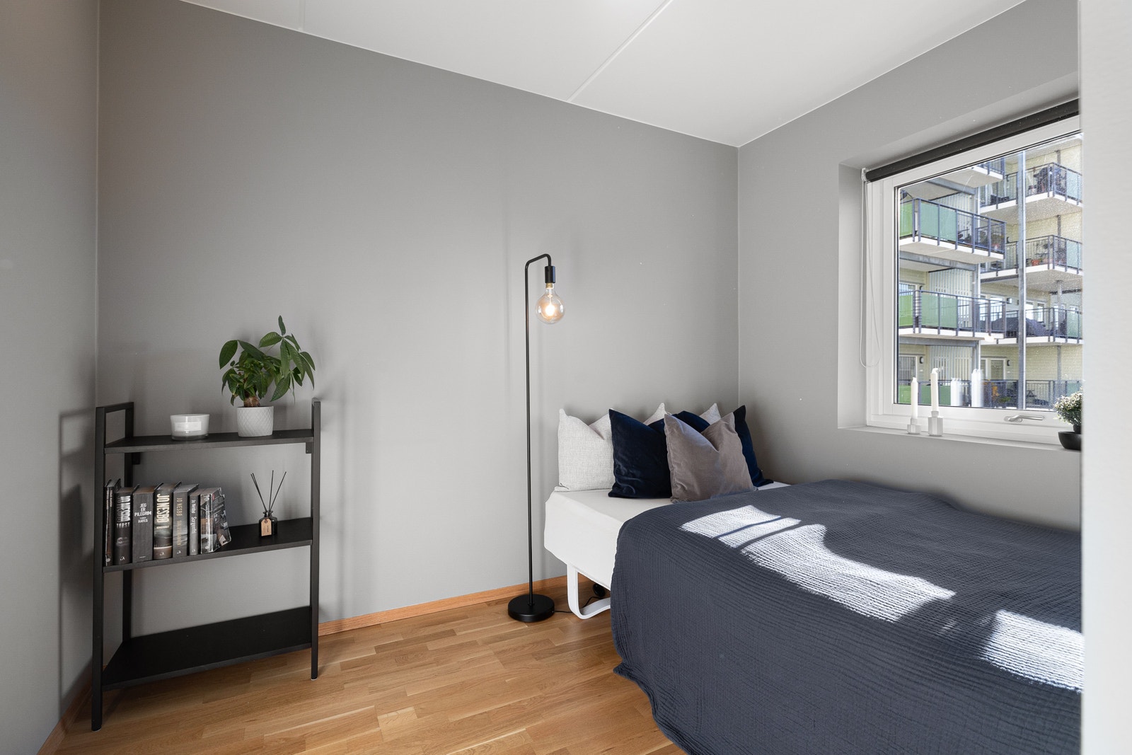 Soverom 2 med plass til dobbelseng Galleribilde
