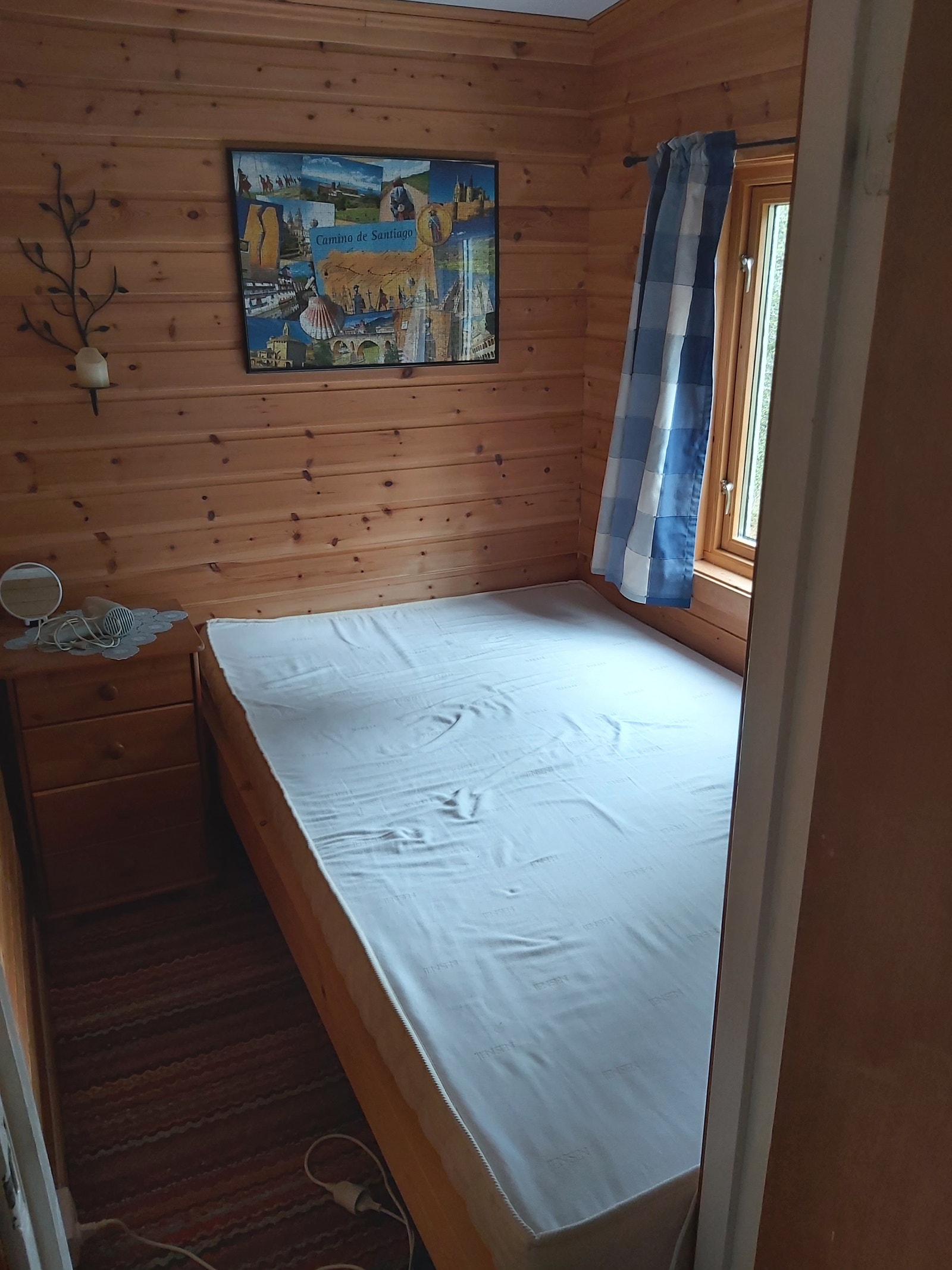 Soverom med dobbeltseng Galleribilde