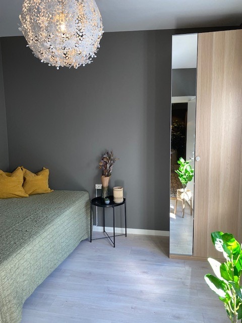 Rom 1. 9 m2 Galleribilde