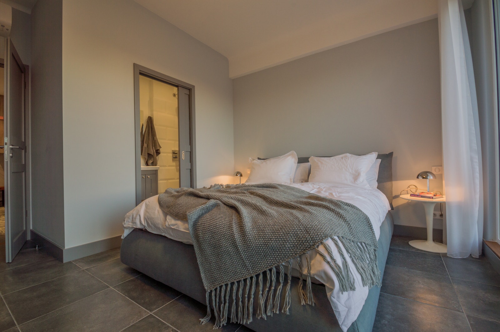 Soverom med ensuite bad Galleribilde