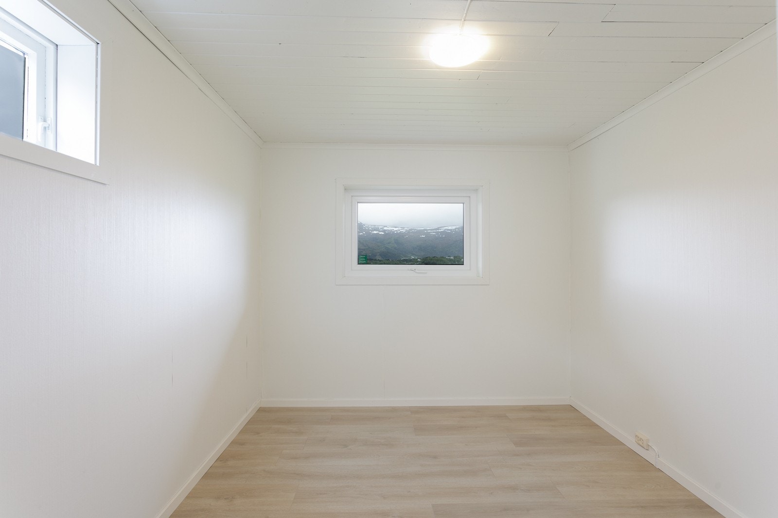 Soverom/kontor i underetasje Galleribilde
