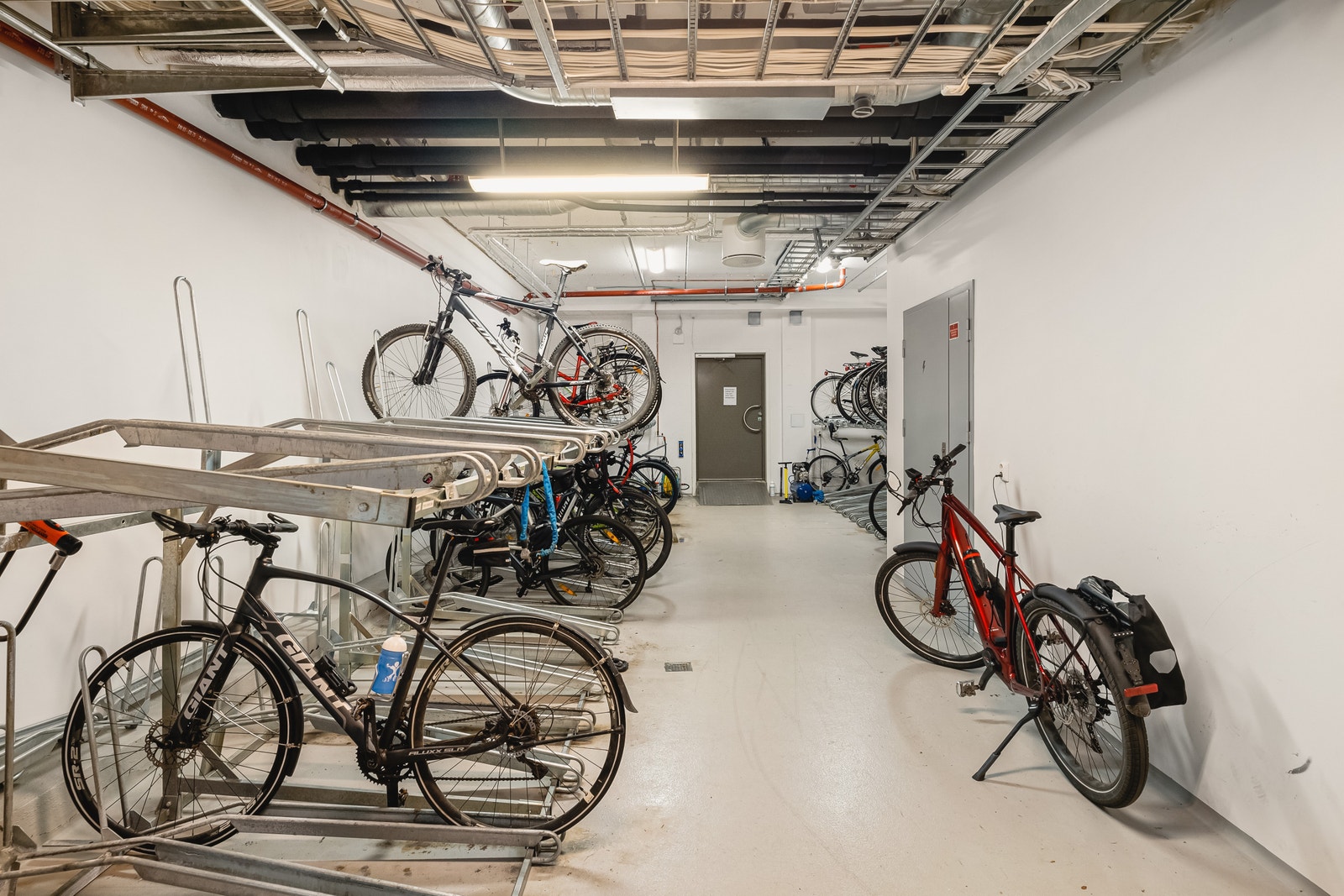 Innendørs sykkelparkering 1 etasje - bakkeplan Galleribilde