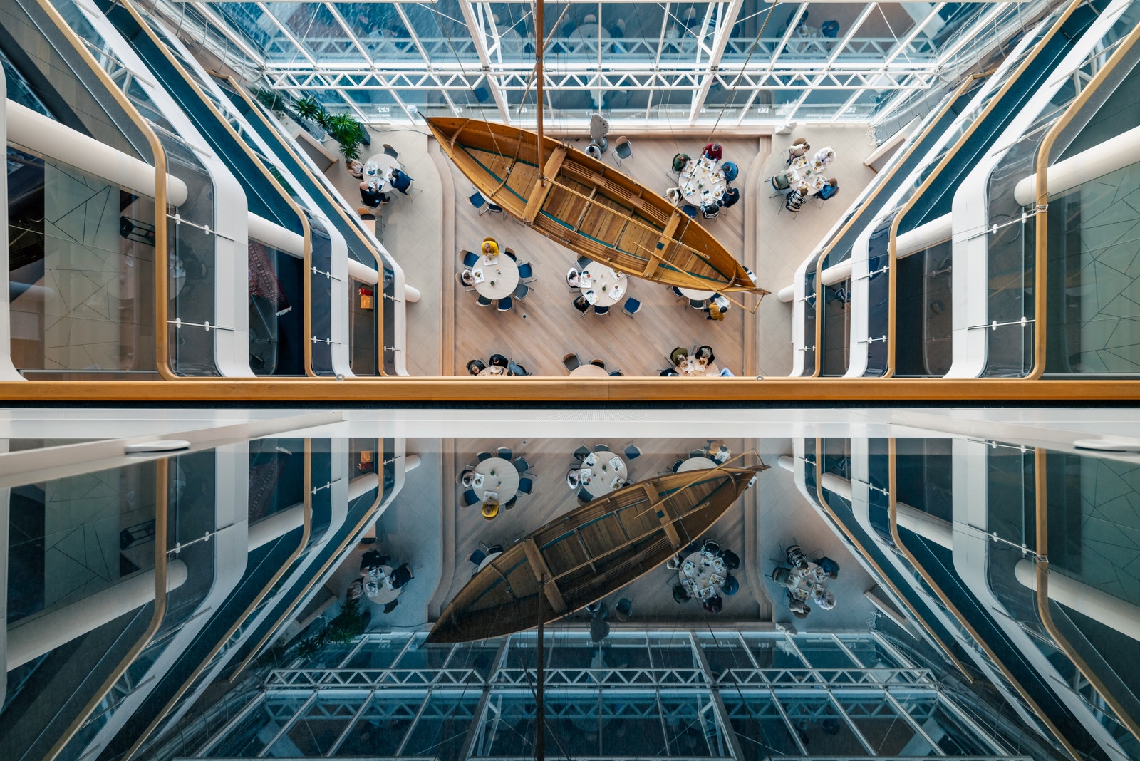 Atrium sett ovenfra og ned Galleribilde