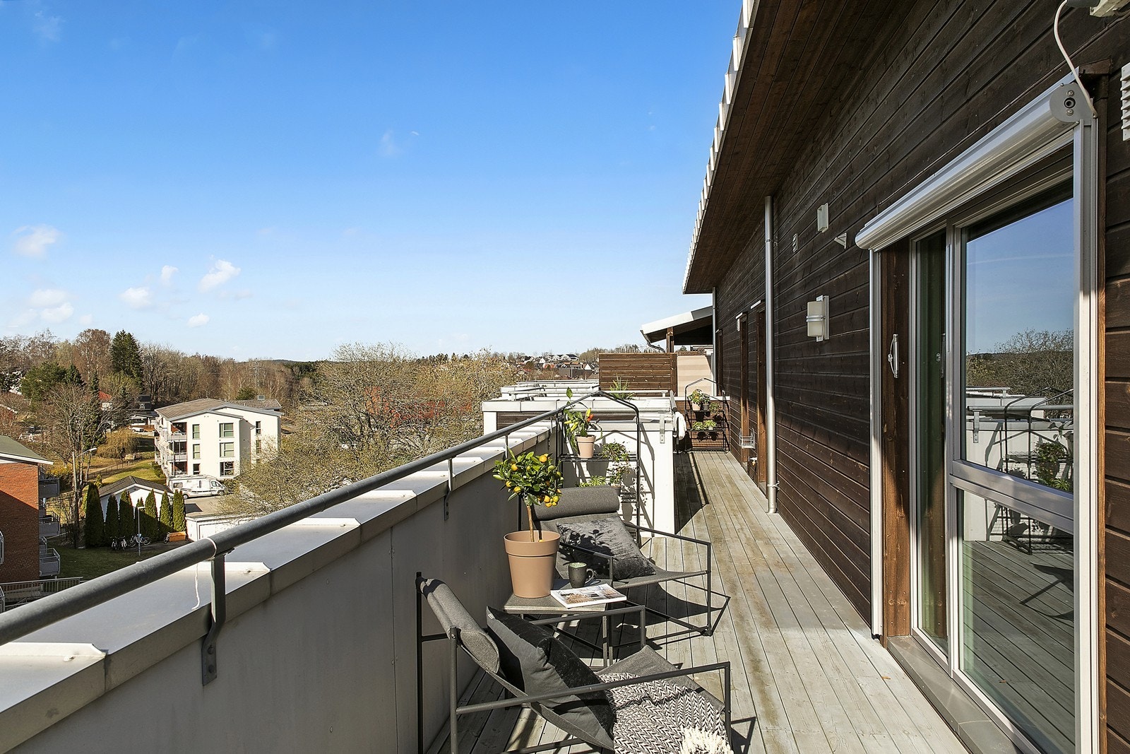 Uteplassen Galleribilde