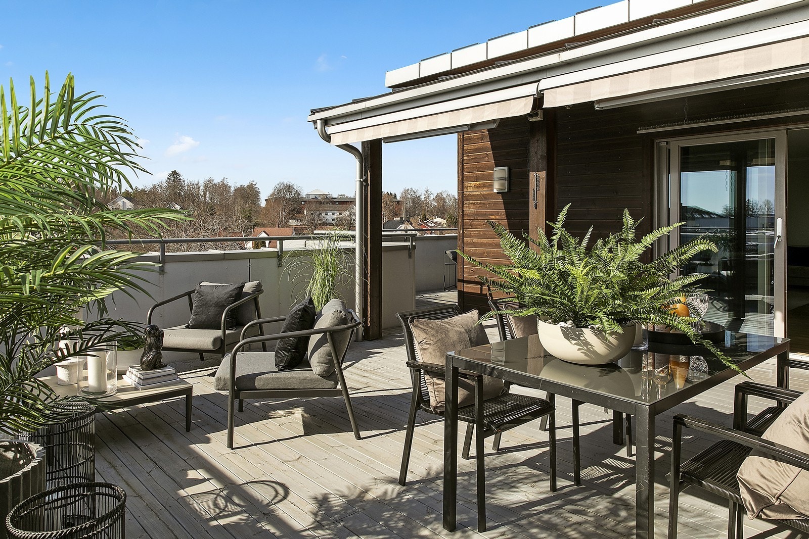 Uteplassen Galleribilde