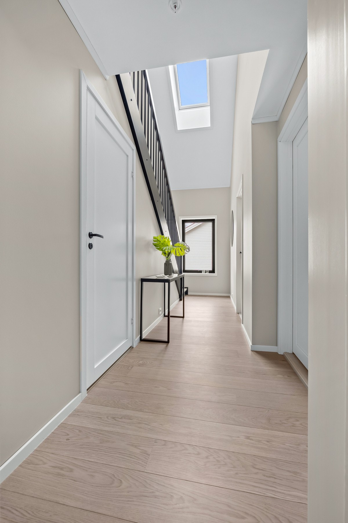 Lys entre ønsker velkommen inn. Galleribilde