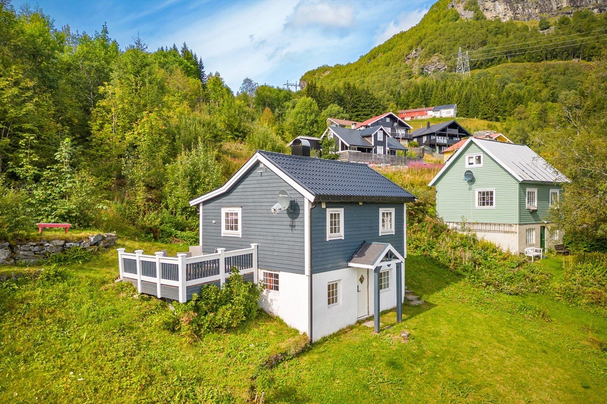 Marthe Wie Nondal har gleden av å presentere Håra 59! Galleribilde