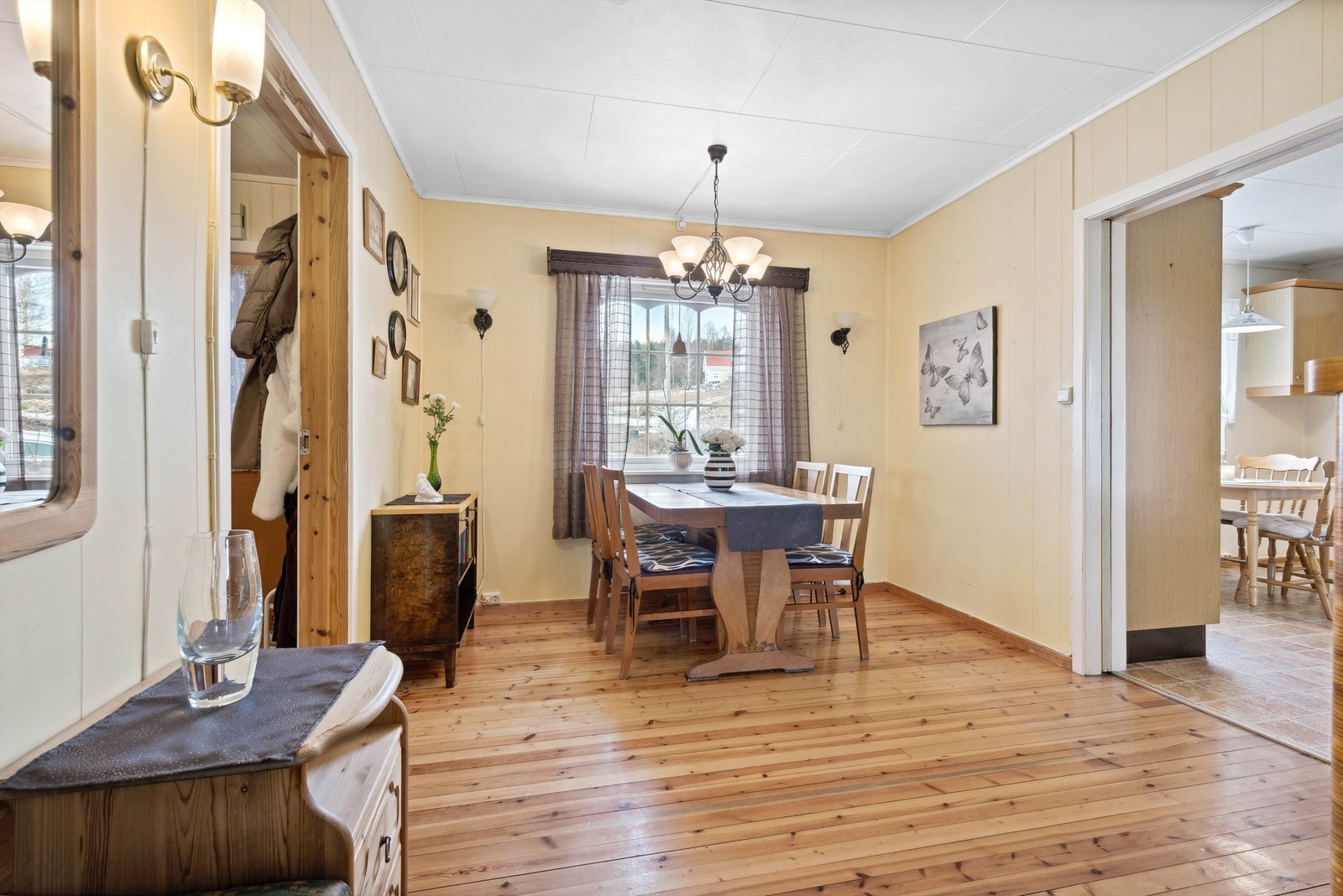 Plass til spisemøblement om man ønsker det. Galleribilde