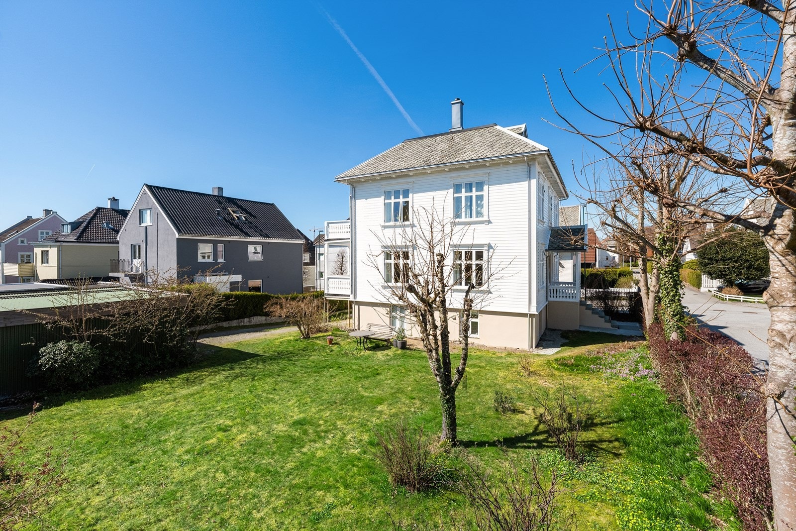 Stor, fin hage Galleribilde
