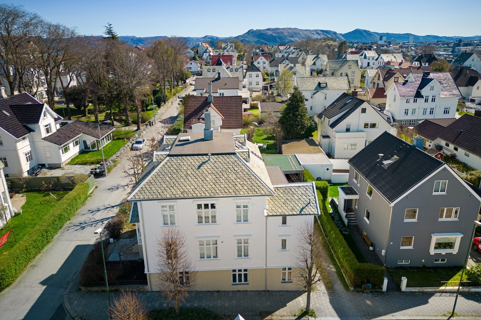 Storhaugveien - Grønt, fint, rolig og etablert Galleribilde