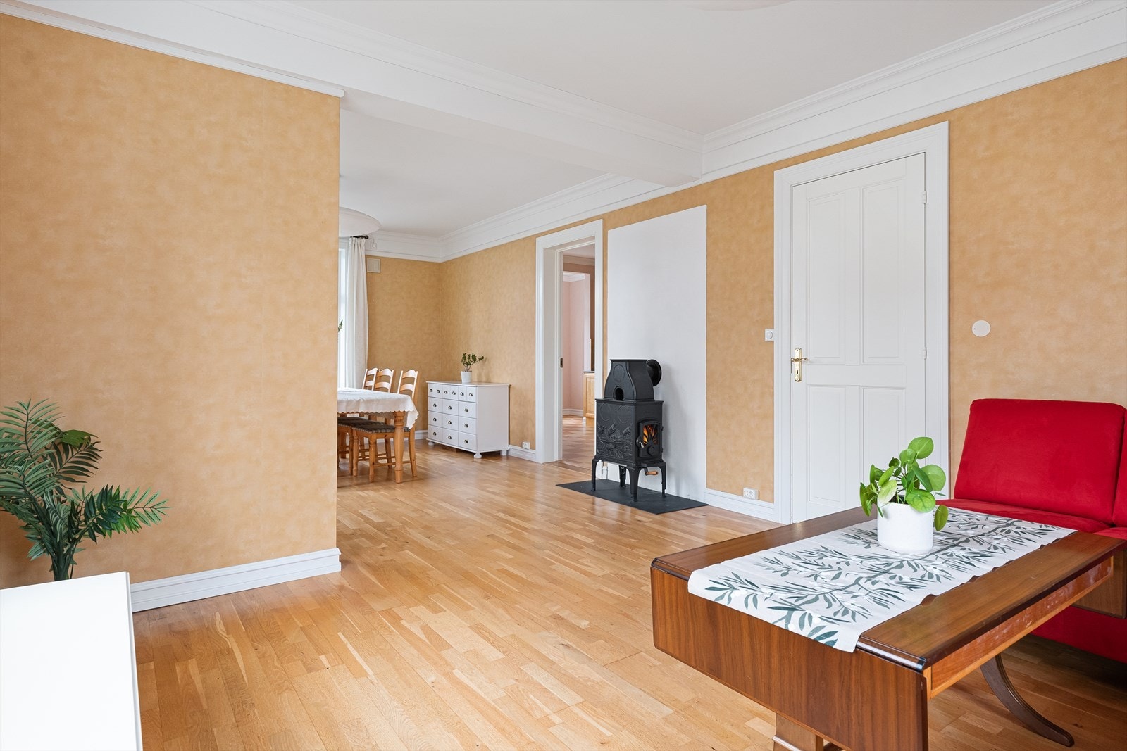 Lyse, fine rom og god takhøyde Galleribilde