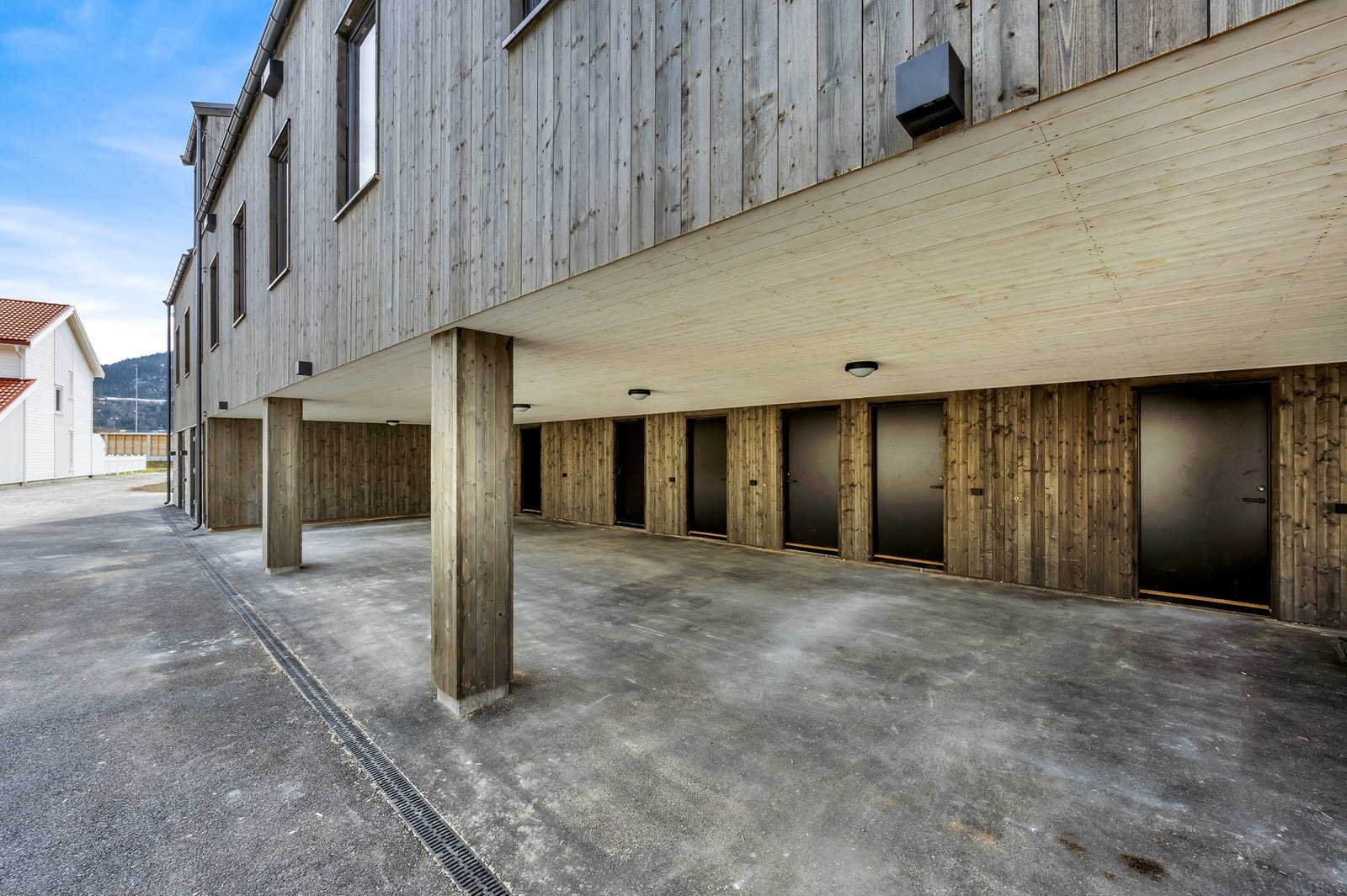 Carport og sportsbod i 1.etg Galleribilde