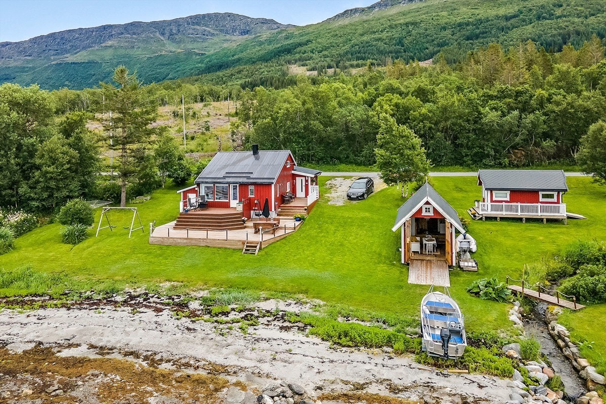 Velkommen til idylliske Ragnarbrygga - en liten perle på Helgelandskysten! Galleribilde